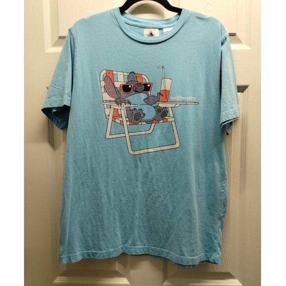 Walt Disney World Resort Unisex Large Lilo & Stitch Lounge Chair Graphic Tee - Picture 1 of 7